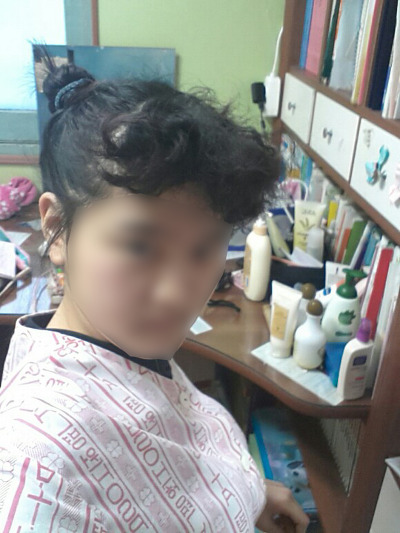 여고생의 집에서 하는 앞머리파마 | 인스티즈