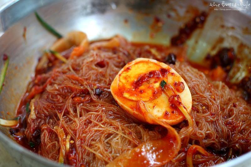 다음 중 목에 칼이 들어와도 못먹는 것은? | 인스티즈