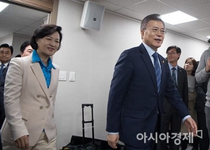 선대위 회의 참석한 문재인 | 인스티즈