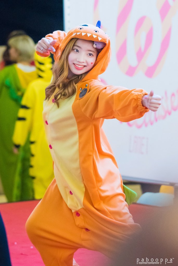 [트와이스] 떨어진 파이리를 줍는 다현이(폭주하는 둡ㅋㅋ) | 인스티즈