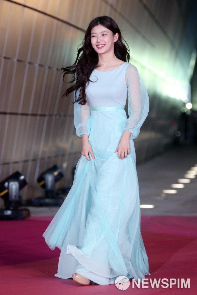 김유정 봄날의 솜사탕.jpg | 인스티즈