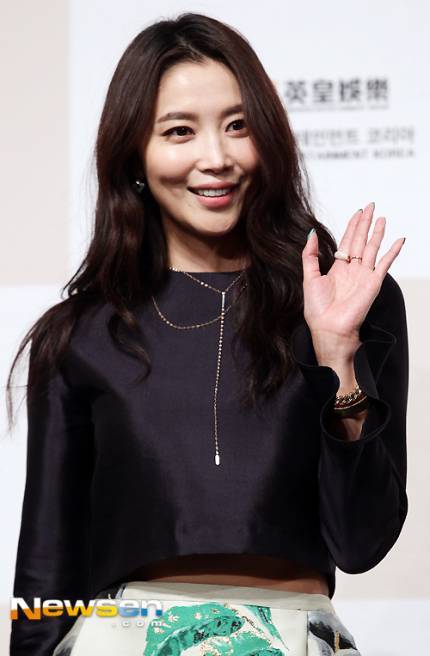 오늘자 오윤아 | 인스티즈