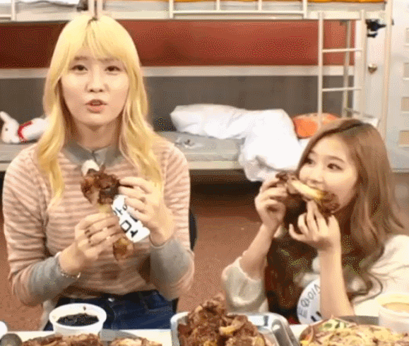 [트와이스] 몰래 먹다 딱 걸린 사나 | 인스티즈