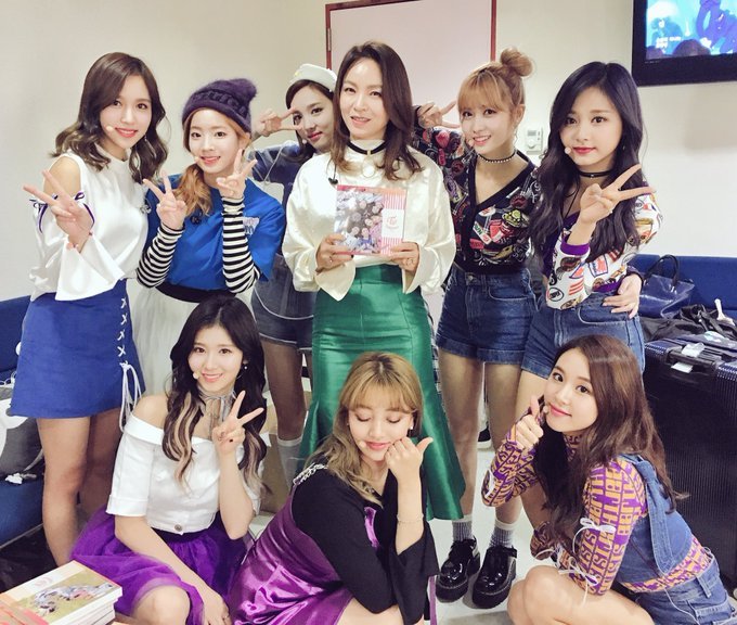 오늘자 트와이스 트윗 사진 업뎃 | 인스티즈