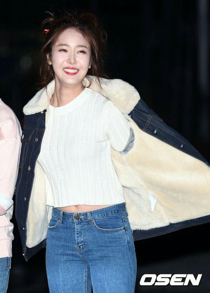 오늘자 여자친구 뮤뱅 출근길.jpg | 인스티즈