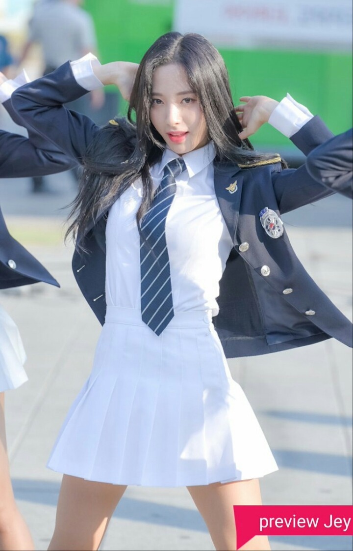 경찰 제복 입은 우주소녀 보나 | 인스티즈