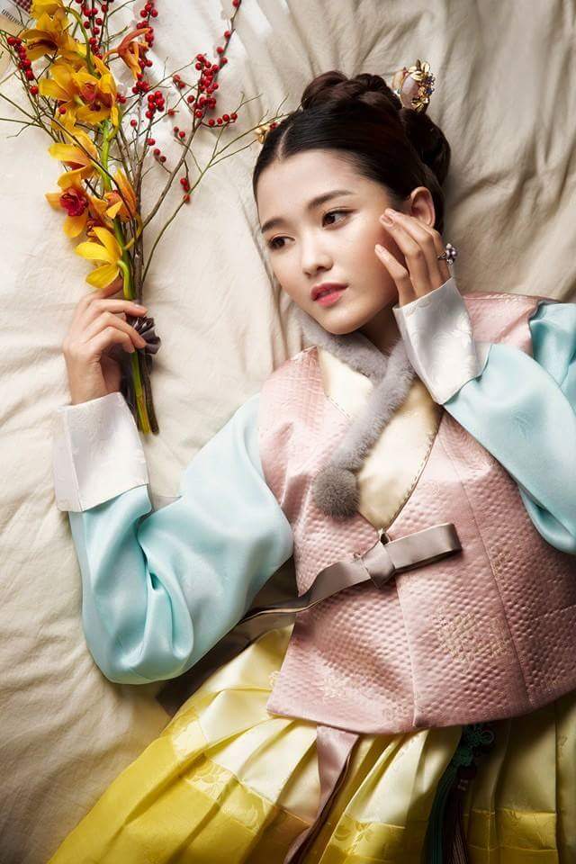 "이것이, 한국의 美"…남보라, 단아한 한복자태 | 인스티즈