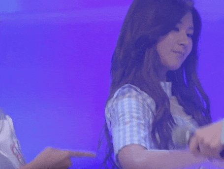 트와이스 사나를 관광태우는 정연.gif | 인스티즈