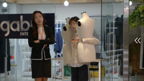 [톡&톡] 저를 왕따시킨 애가 오빠 여자친구 아니 곧 새언니가 될 것 같습니다 | 인스티즈