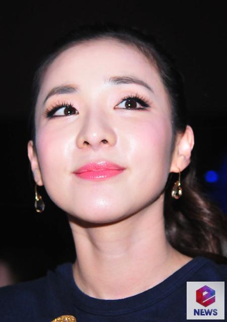 오늘자 패션쇼에서 산다라박 피부.jpg | 인스티즈