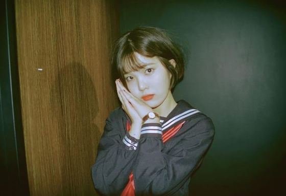 역대급 아이유 닮았다는 사진작가ㄷㄷㄷㄷ | 인스티즈