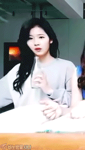하얗고 청순한 사나.gif | 인스티즈