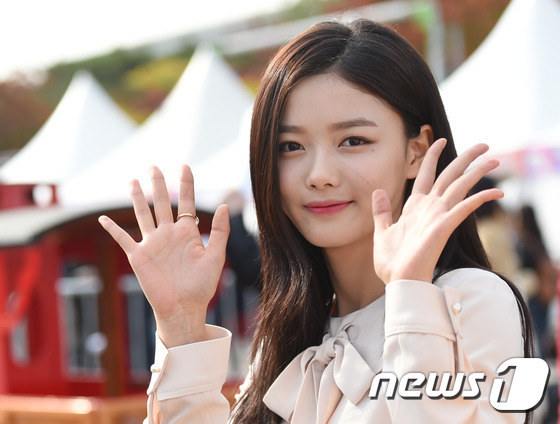 갈수록 넘사벽 여신으로 성장하는 김유정 | 인스티즈