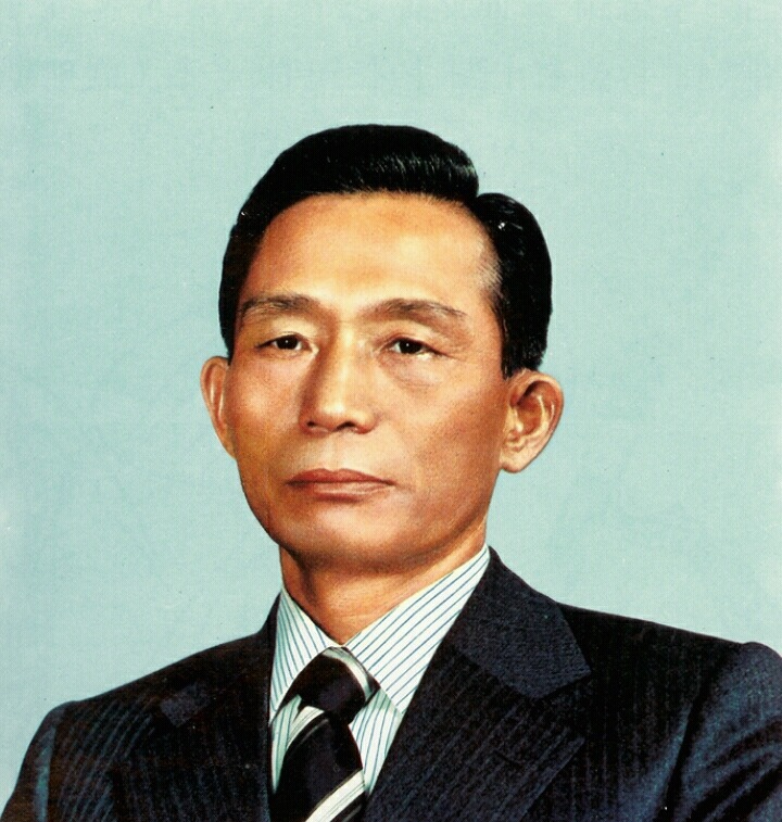 안그래도 이상한 사람인 자들을 더욱 이상한 사람로 만들었던 정권 | 인스티즈