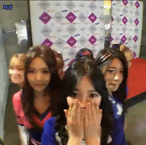 AOA 가요대전 레드카펫 360도캠.gif | 인스티즈