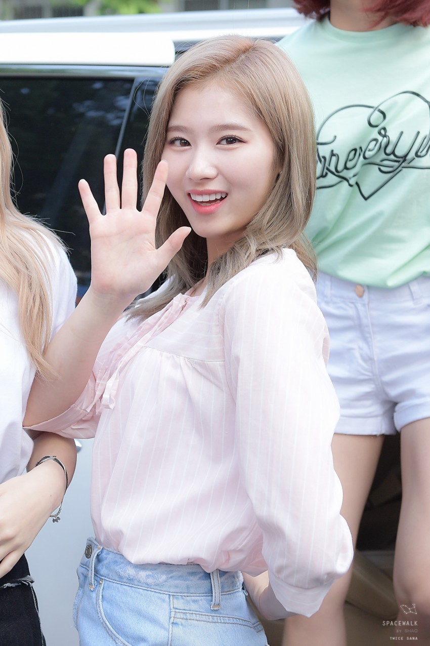 [트와이스] 160610뮤뱅 출근길 사나 | 인스티즈