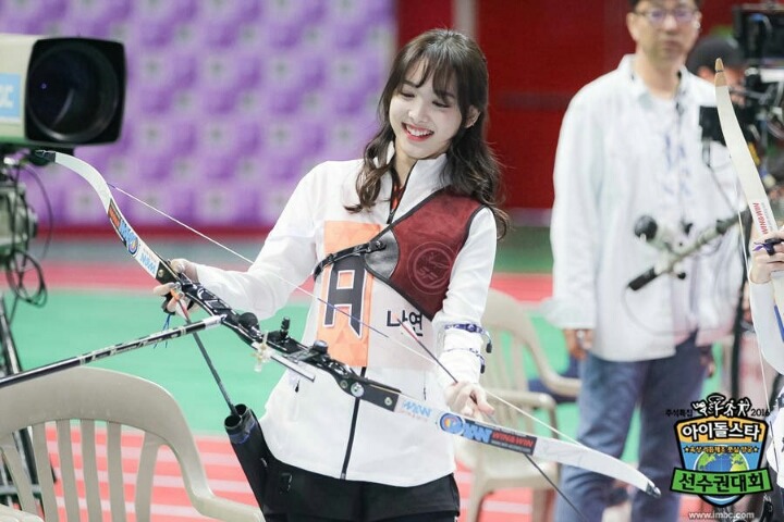 [트와이스] 트와이스 맏내 나연이의 양궁하는 방법 | 인스티즈