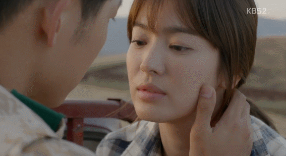 태양의 후예 송중기 송혜교 키스.gif | 인스티즈