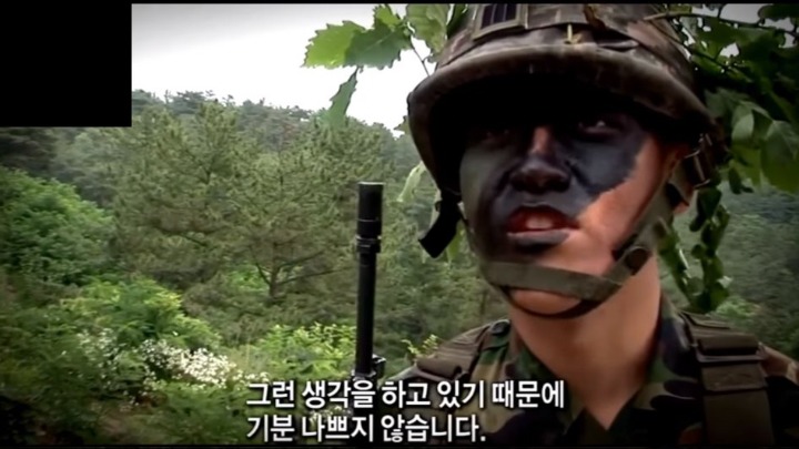예비 장교에게 지적하는 조교 | 인스티즈