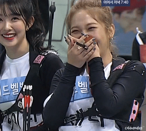 아육대 양궁 3점 쏘고 눈치 보는 슬기 + 비웃는 멤버들 ㅋㅋㅋ | 인스티즈