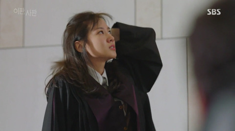 [이판사판] 감정적으로 법정에서 날뛰는 여주 판사 캐릭터.jpg | 인스티즈