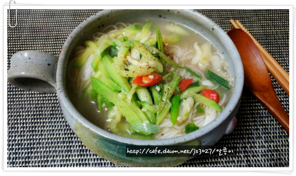 후루룩국수 이미지