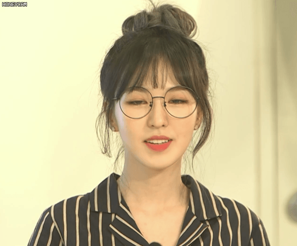 [레드벨벳] 안경 쓰면 미모력이 상승하는 웬디 | 인스티즈