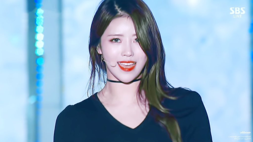 팬들에게 아직도 최고로 뽑히는 4년전 러블리즈 미주의 무대.jpgif | 인스티즈