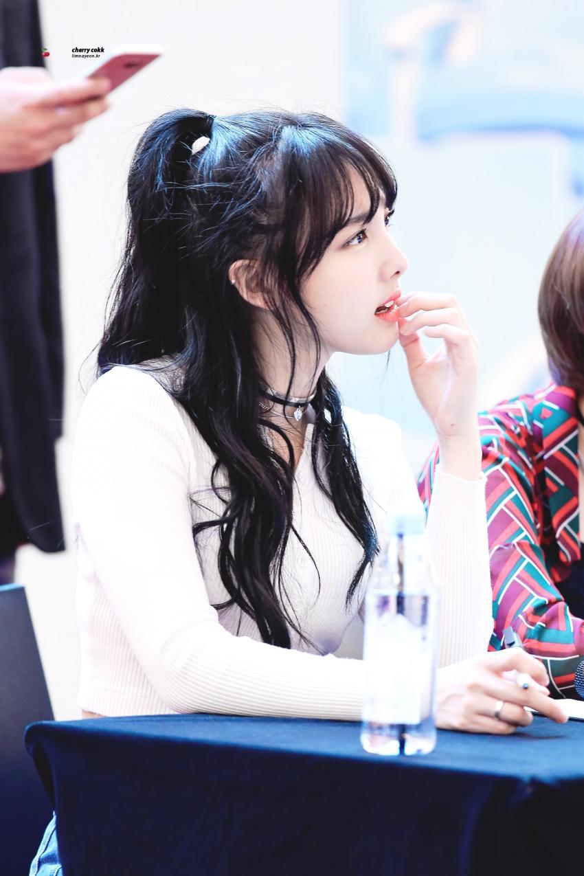 넘나 좋은 나연이 옆모습 | 인스티즈
