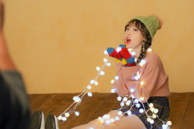 트와이스 리패키지 앨범 재킷 촬영 비하인드 사진 | 인스티즈