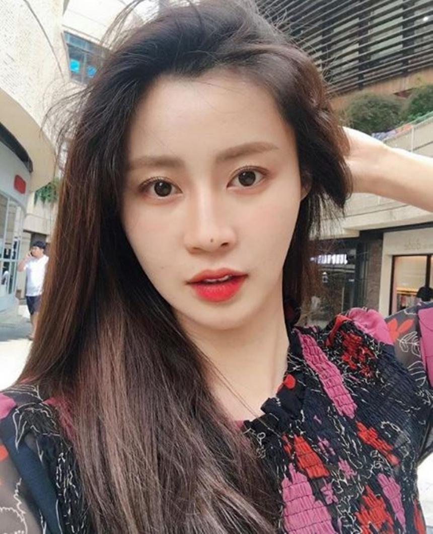 북한 출신 여배우 김아라 | 인스티즈