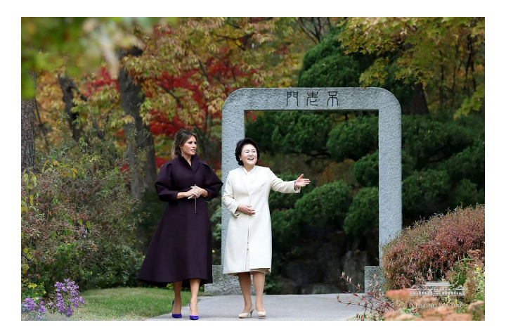 청와대 페북 - 김정숙 여사 단아하십니다~ | 인스티즈