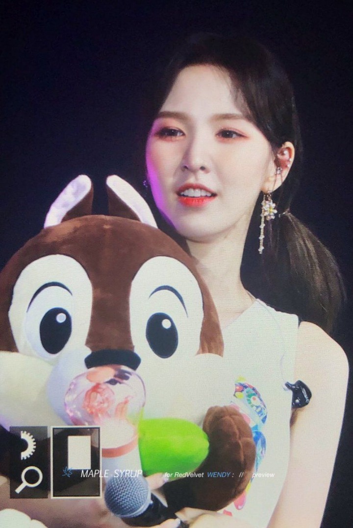 대만콘서트에서 오랜만에 앞머리 넘긴 레드벨벳 웬디 | 인스티즈