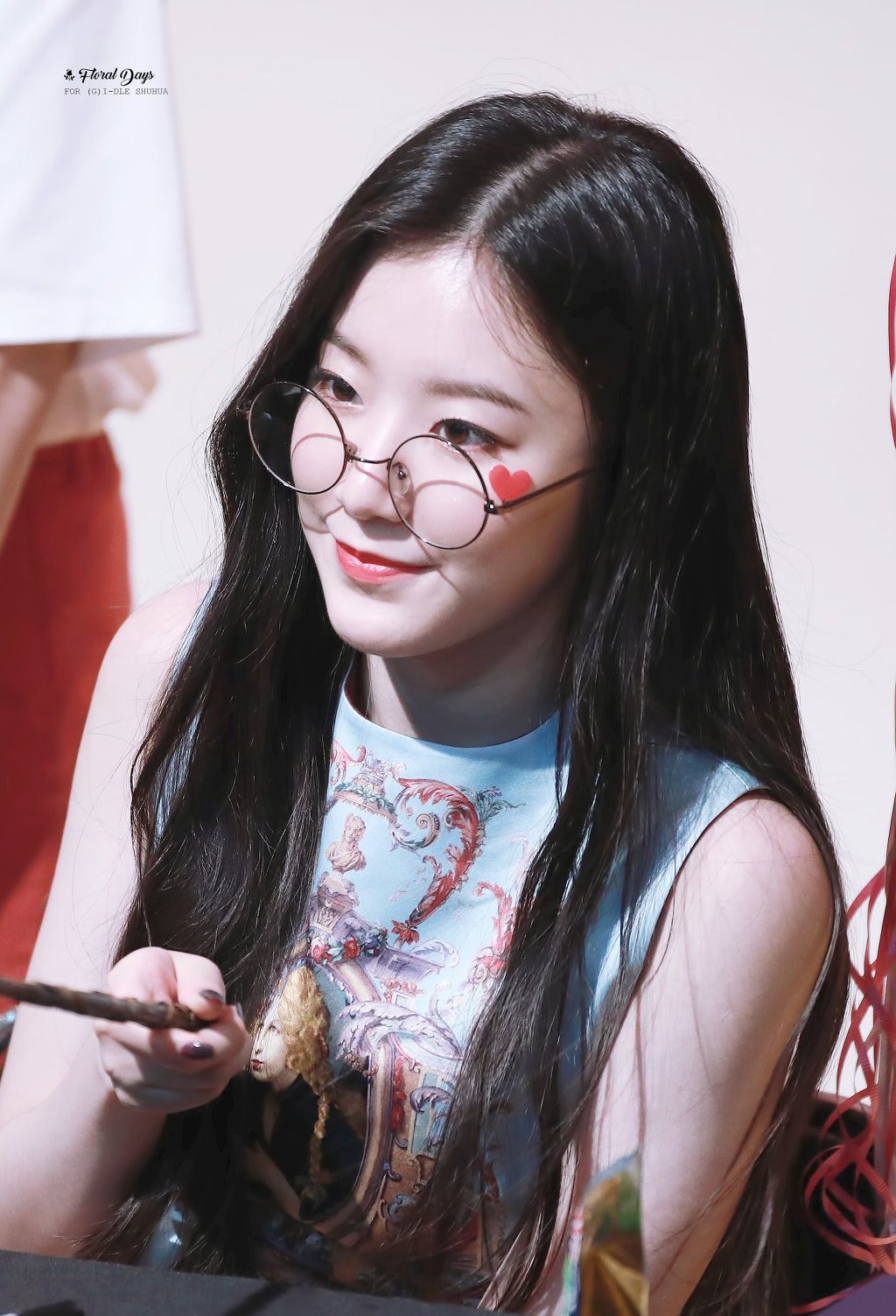 (여자)아이들의 비쥬얼담당 백설공주 슈화.jpgif (311장) | 인스티즈