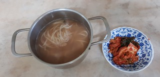 국수한그릇 이미지